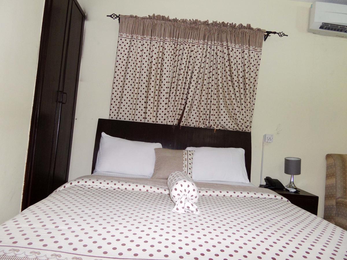 Peerage Retreat And Resort Aliayabiagba Екстер'єр фото